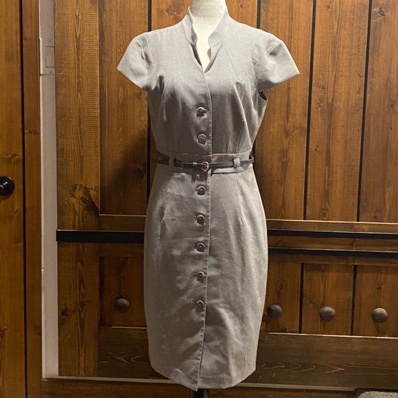 Calvin Klein dress. Retro style. Button up with belt. Fully lined. Sz 10 - Picture 1 of 16